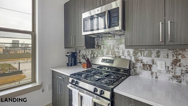 Foto del edificio - 3030 Summer St