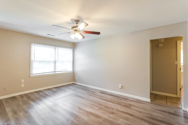 Foto del edificio - 1550 Flicker Rd