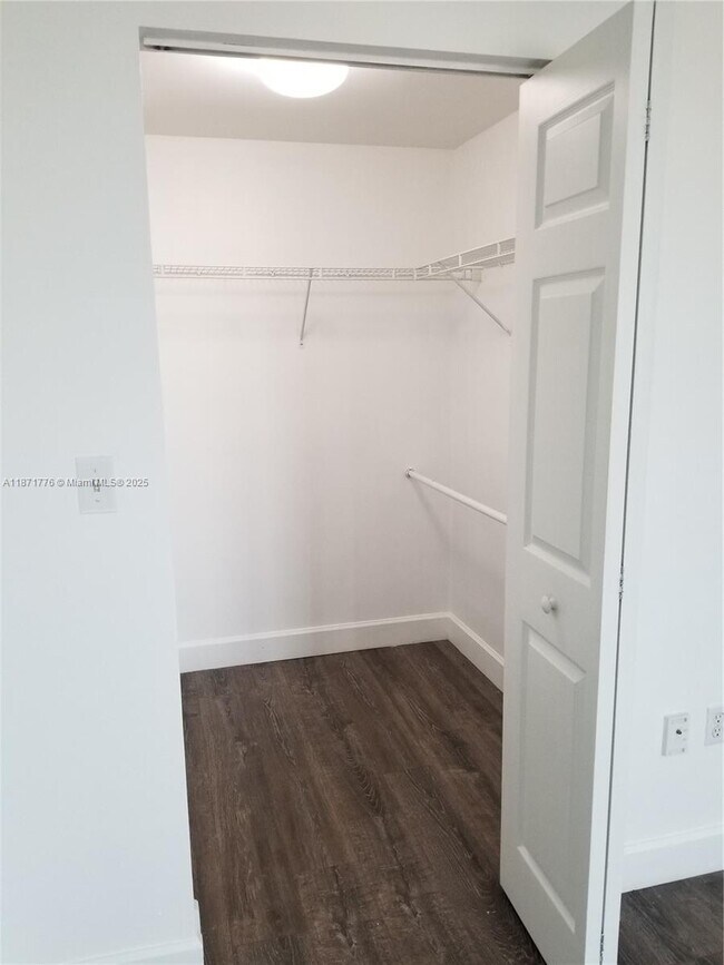 Building Photo - 50 Menores Ave
