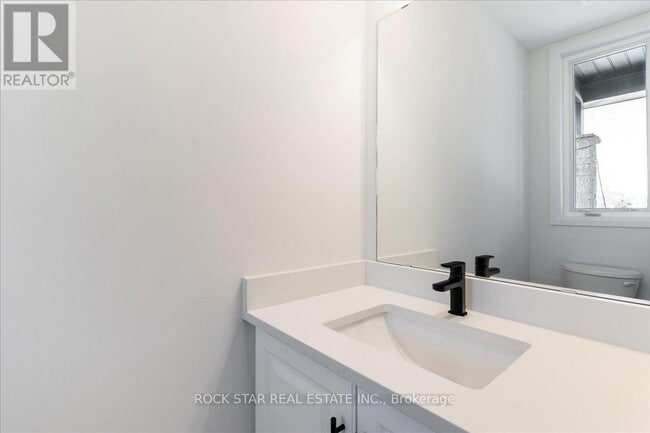 Building Photo - 3 Southam Ln