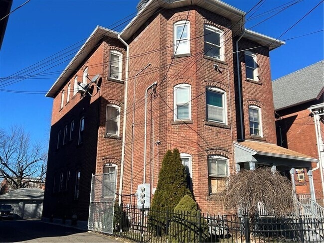 Building Photo - 103 Hungerford St