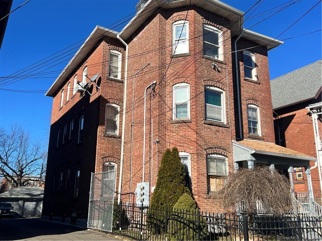 Primary Photo - 103 Hungerford St