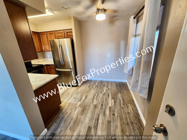Building Photo - 1810 E Blacklidge Dr