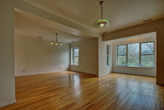 Foto del edificio - 700 E 51st St