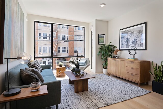 Living room - 1188 Valencia St