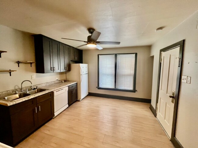 Foto del edificio - 1809 S 14th St