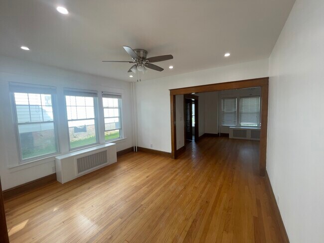 Dining Room - 106 N Pine Ave