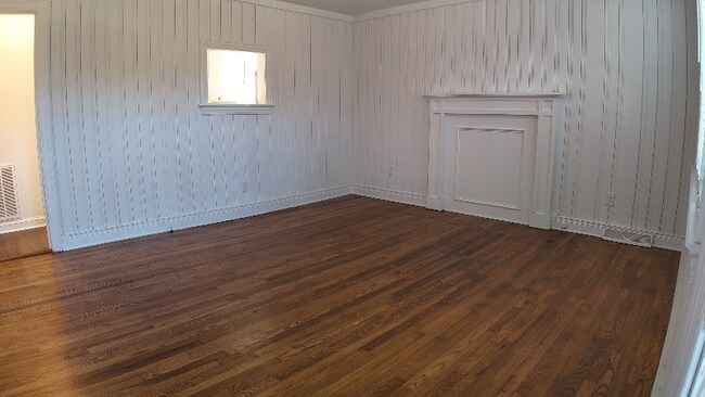 Building Photo - 5707 Frontage Rd