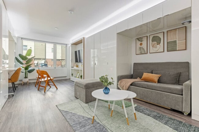 Foto del edificio - 12607 Larchmere Blvd