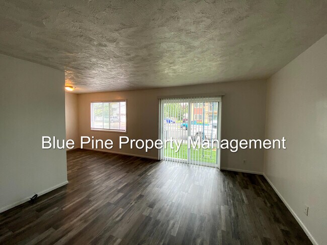 Building Photo - 672 Foster Dr