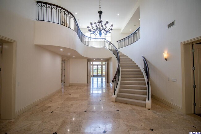 Foto del edificio - 12801 Chalon Rd