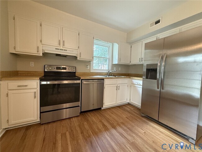 Foto del edificio - 9107 Dunncroft Dr