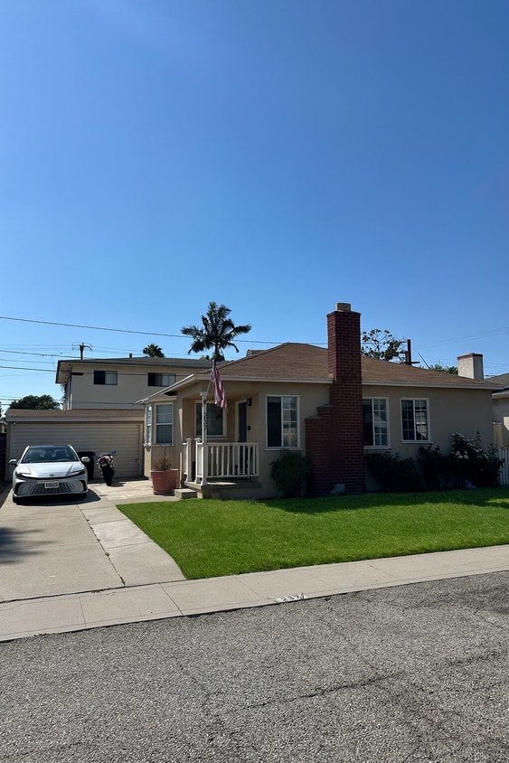 Primary Photo - 237 N Park Ave