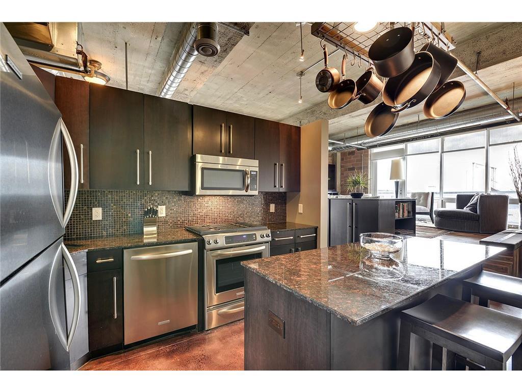 Primary Photo - 901 N 3rd St