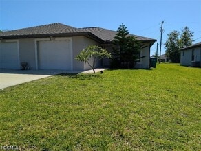 Building Photo - 4405 SW 8th Ct
