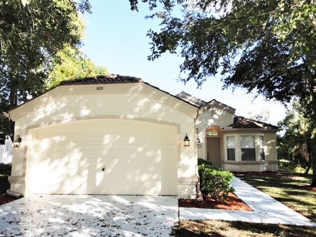 Foto principal - 820 Compass Circle