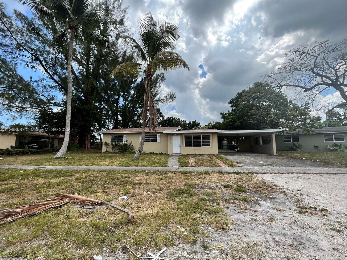 Primary Photo - 1212 NW 16th Ct