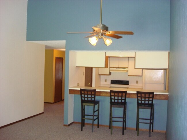 Building Photo - 32 Westchester Dr