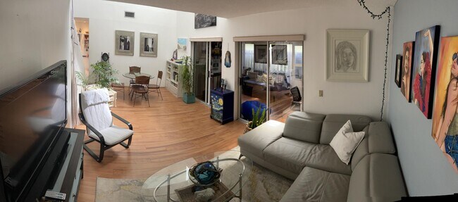 Building Photo - 1592 Springside Dr