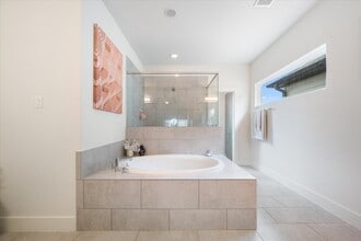 Building Photo - 1333 W 22nd St