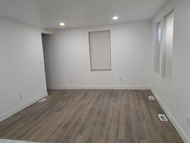 Dining Room - 101 E 23rd St