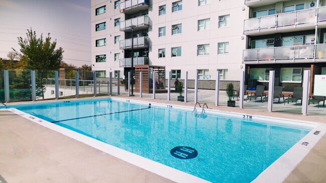 Building Photo - Hillsboro House