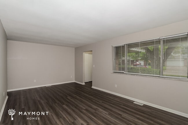 Building Photo - 110 Bayham Dr