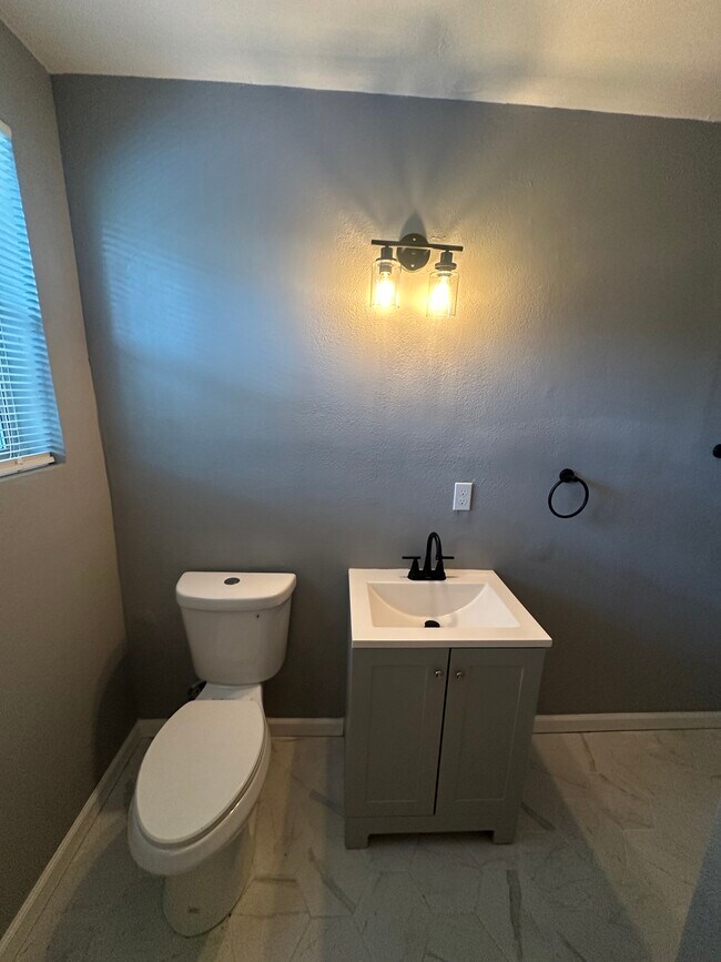 Foto del edificio - 3150 Belden Cir