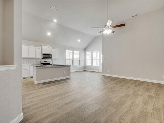 Building Photo - 405 Hogan Dr