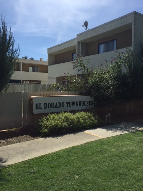 Foto del edificio - El Dorado Townhouses