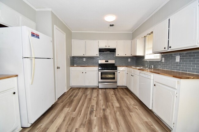 Building Photo - Centrally Located 3 Bed 1.5 Bath Home in Ruston