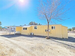 Building Photo - 1080 W Windsong Ln