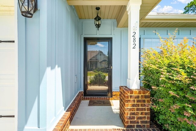 Foto del edificio - 282 Whispering Lake Dr