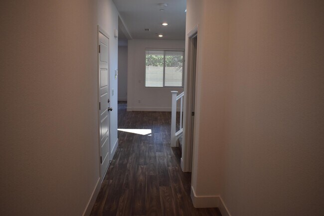 Building Photo - 2405 Explorador Dr