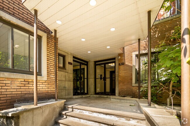 Building Photo - 4505-4515 Av Dupuis