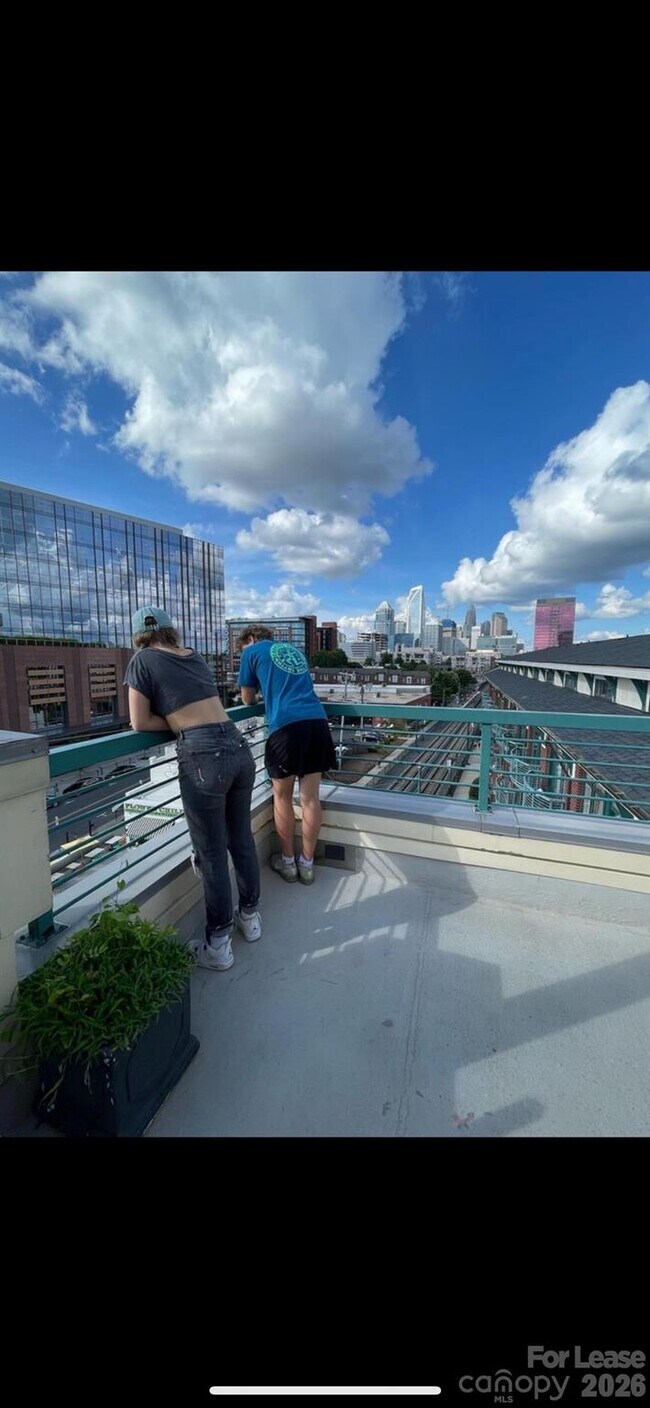 Foto del edificio - 115 E Park Ave