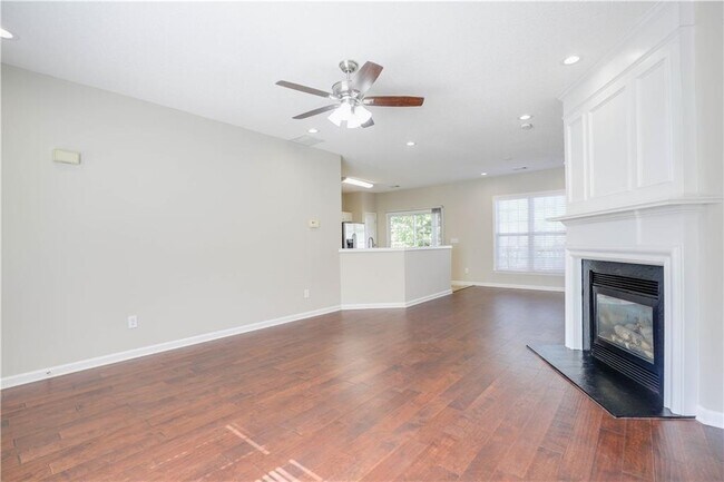 Building Photo - 215 Wellisford Ct