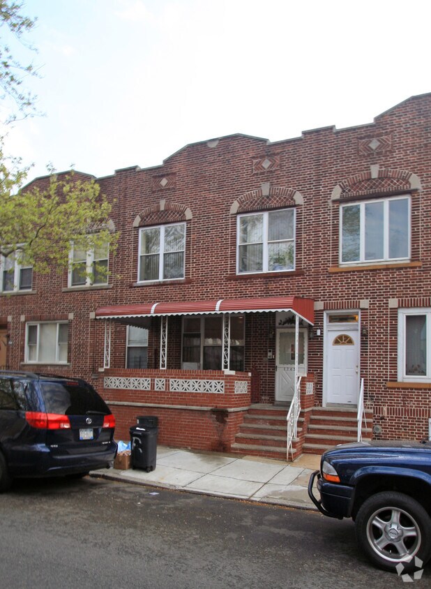 Building Photo - 1745 61st St