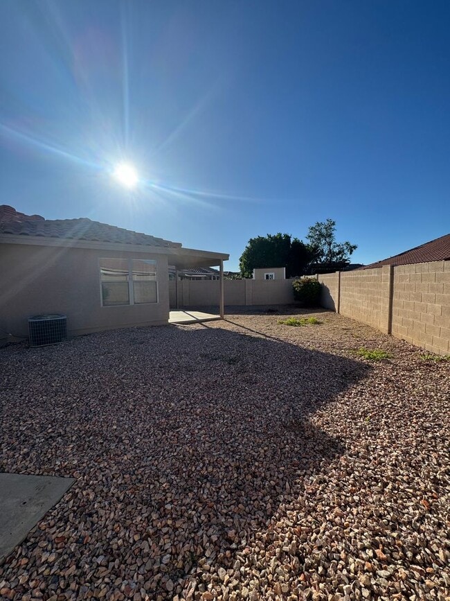 Foto del edificio - 3 BEDROOM IN PEORIA
