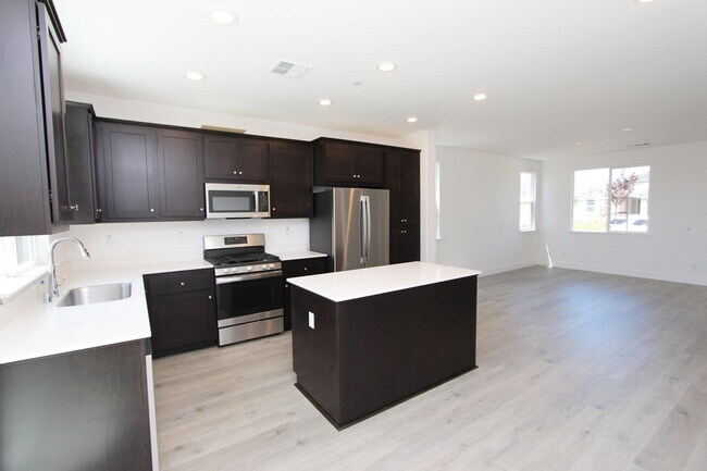 Foto del edificio - Well maintained 3-bedroom, 2-bathroom home.