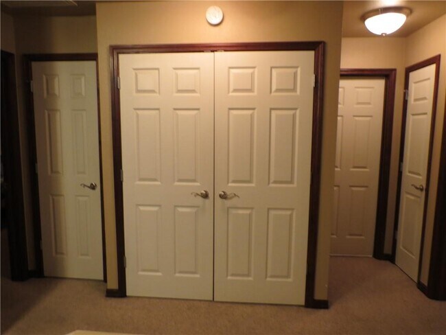 Building Photo - 1272 N Trinity Dr