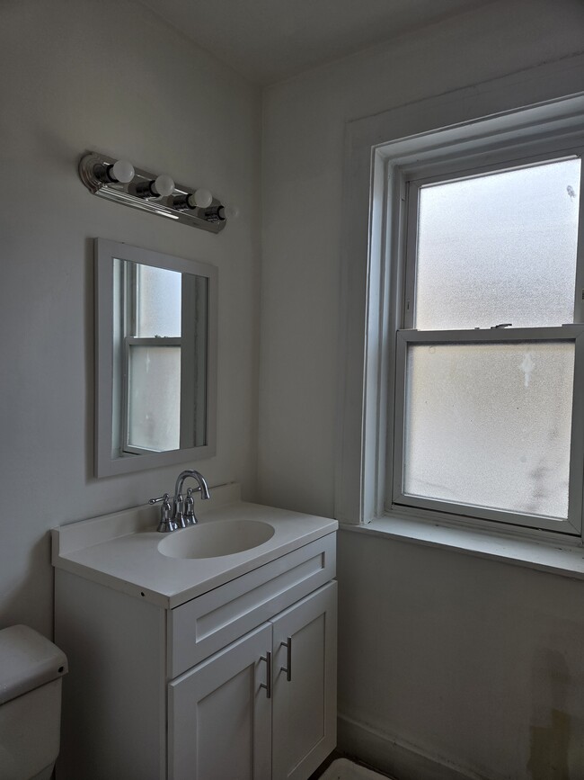 Foto del edificio - 6433 N Hamilton Ave