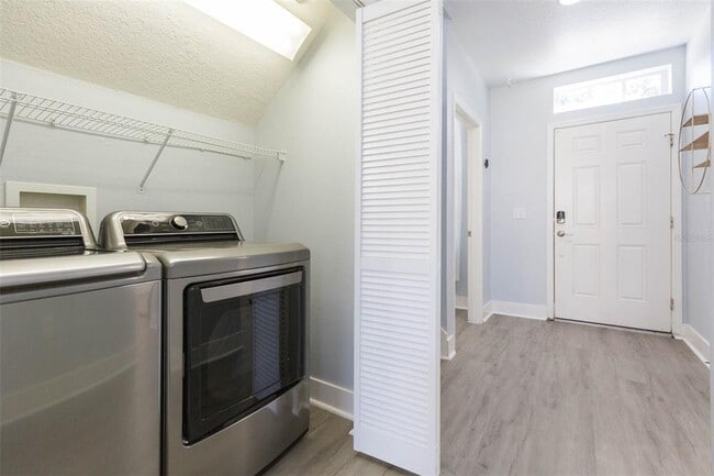 Building Photo - 10020 Tate Ln