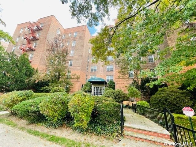 Foto principal - 84-35-35 Lander St