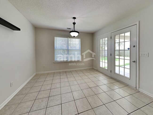 Building Photo - 8 Valleydale Way