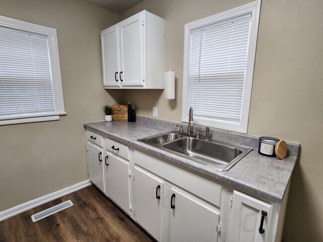 Foto del edificio - 6434 NW Parkview St