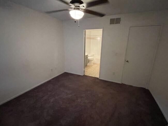 bedroom - 7885 W Flamingo Rd