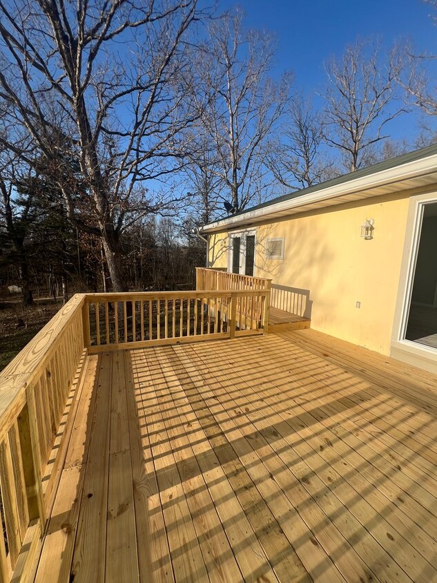 Primary Photo - 2 bedroom and 1.5 bathroom house