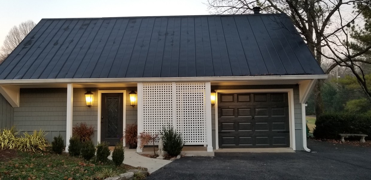 Entry - 4866 Brick Church Pike