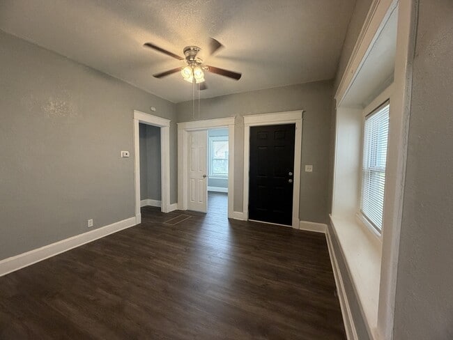 Building Photo - 2512 N 12 St